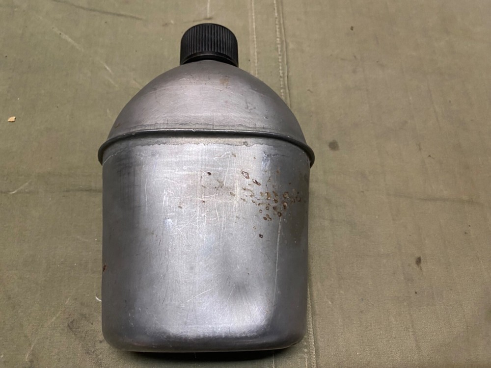 ORIGINAL WWII US ARMY & MARINE INFANTRY M1942 CANTEEN-DATED 1943