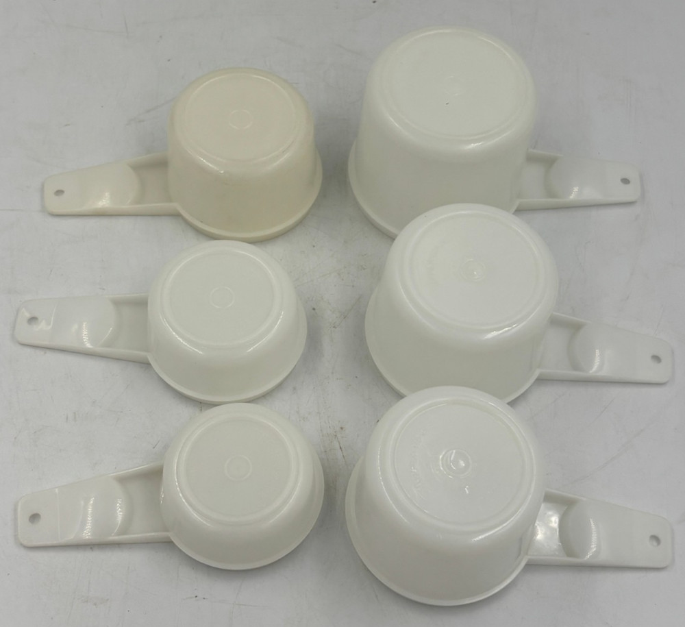 Vintage Tupperware 6 pc Measuring Cup Set – White - Complete #761 - #766