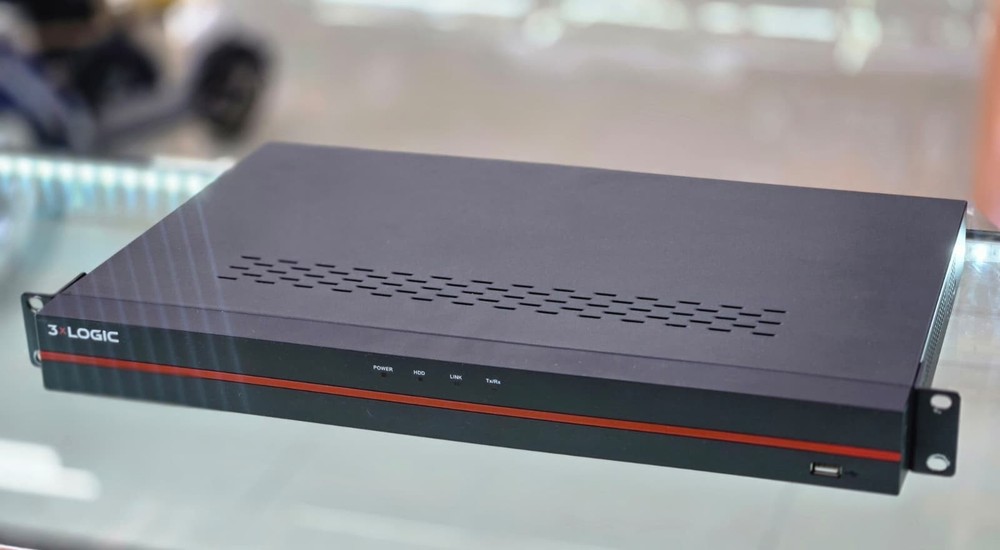 3xLOGIC V250-8-SMBK-4B4D Embedded PoE Server 8-Port Rackmount