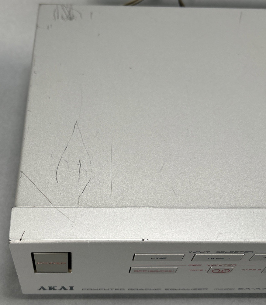 AKAI EA-A7 Graphic Equalizer - Silver