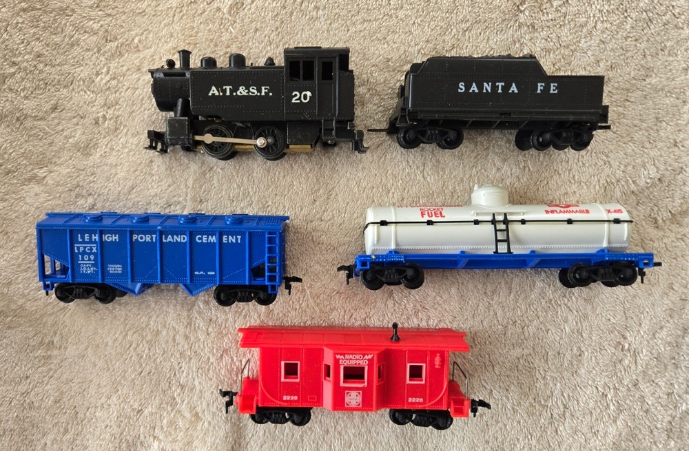Marx 17557 Santa Fe Steam Switcher Freight Set w/Solid OB, Track, Transformer
