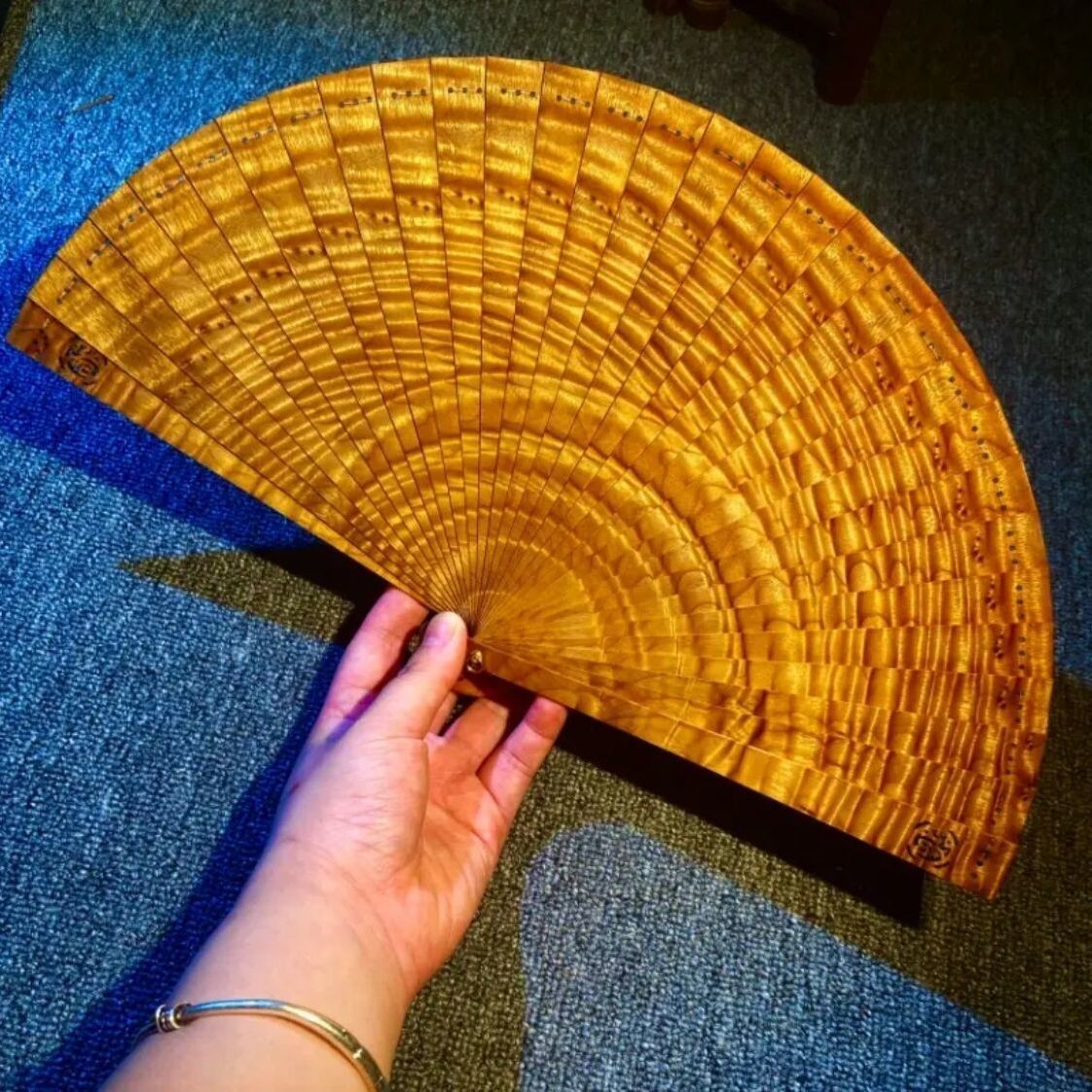 Golden Nanmu Fan Chinese Style Handmade Mini Su Fan Tassel Decor Portable