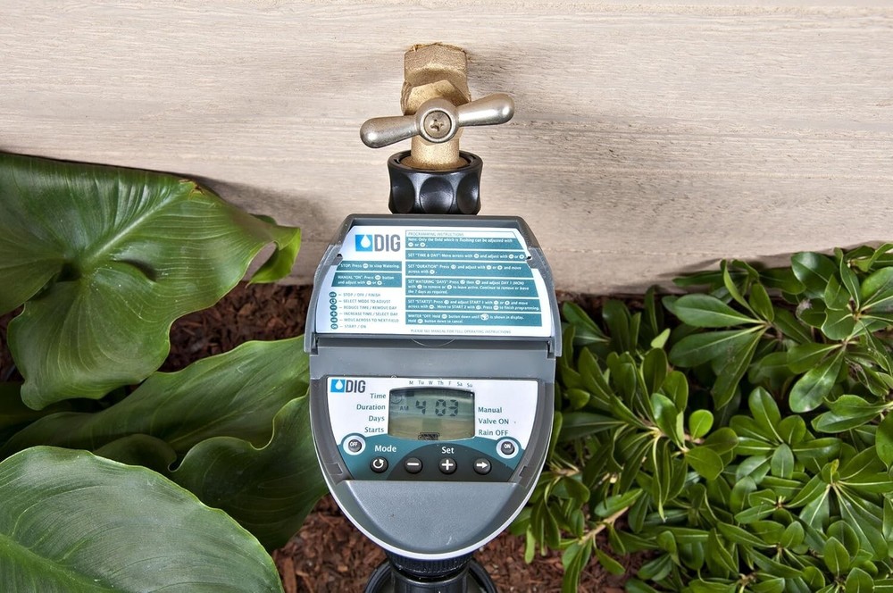 DIG BO9D - Battery Powered Digital Hose End Irrigation Watering Timer Clamshell