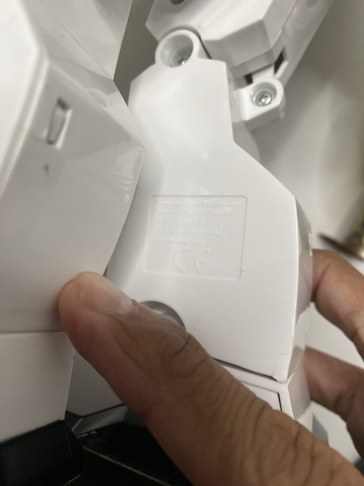 POWERS ON SILVERLIT 2002 ACTION GO PROGRAMMABLE WALKING ROBOT OBSTACLE SENSE