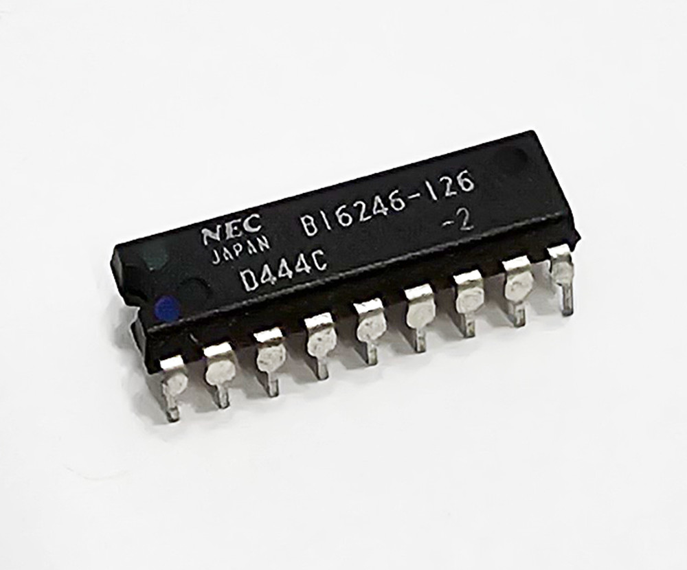 NEC D444C Integrated Circuit (18 Pin)