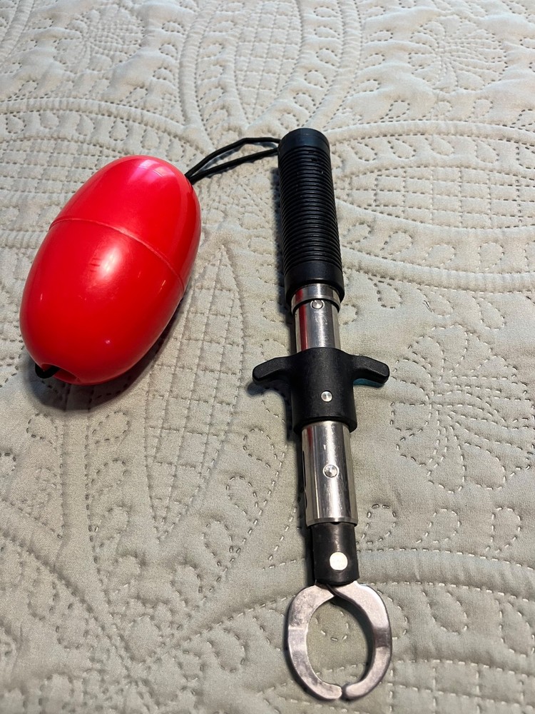 Mechanical Scale/Fish Gripper with float