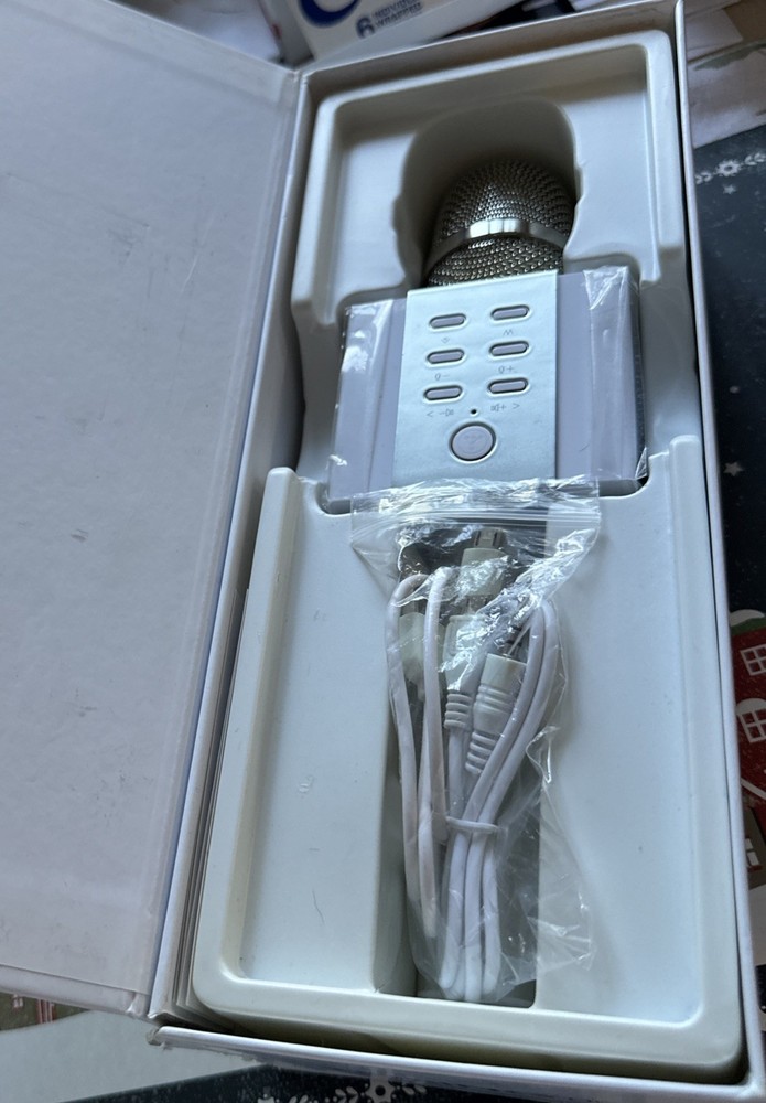 Tosing 008 Wireless Karaoke Microphone