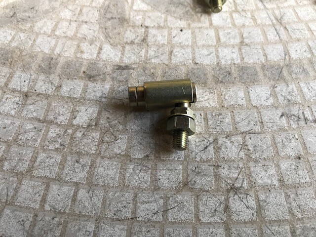 89201834 BALL JOINT; ENGINE CONTR