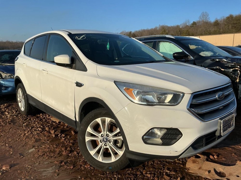 ESCAPE 2017 Glove Box 4950091