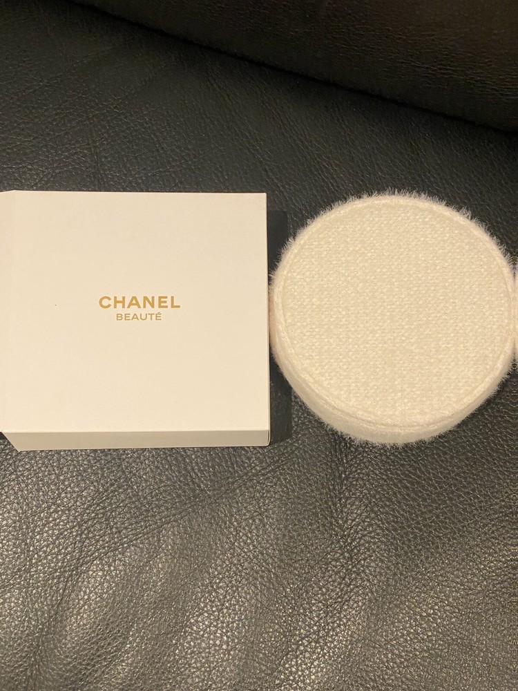 CHANEL Pouch Gift Holiday