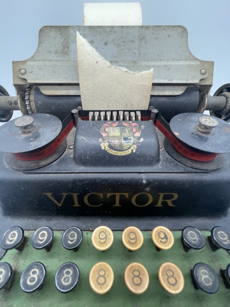 ANTIQUE VICTOR ADDING MACHINE MODEL W UNTESTED