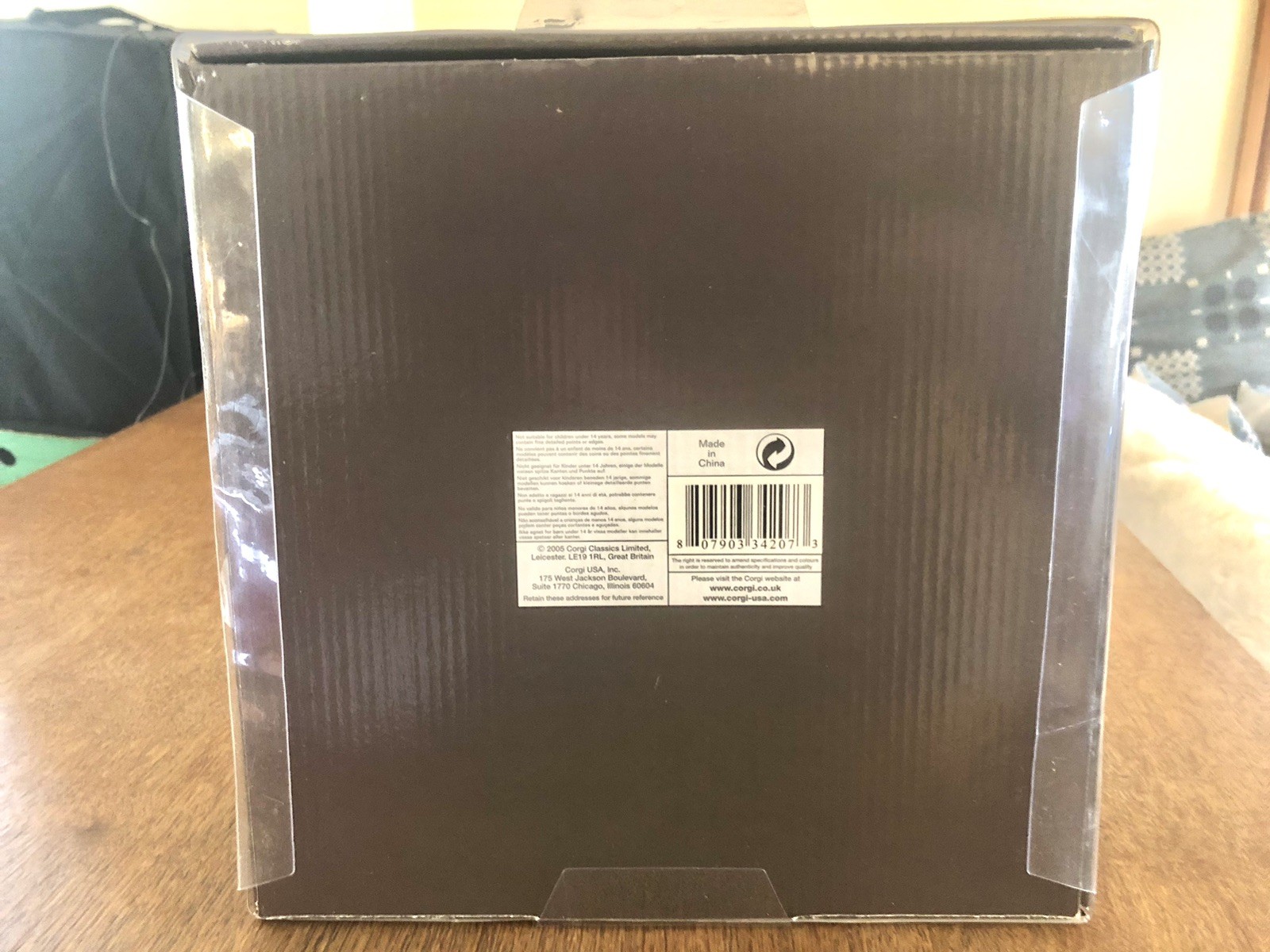 Corgi AA34207 Boeing-Vertol BV-234L Chinook British Airways Helicopters 1982