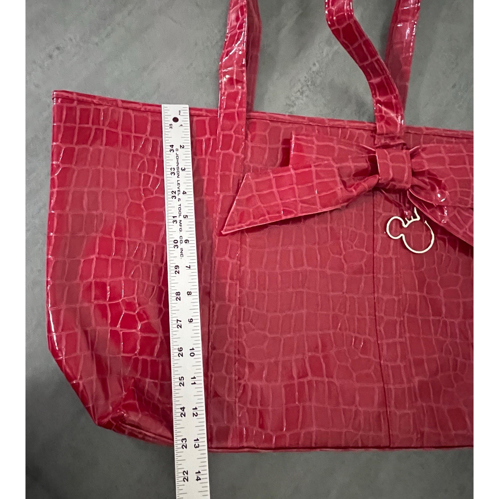 Walt Disney World Disneyland Resort Red Patent Leather Tote Bag Minnie Mouse Bow