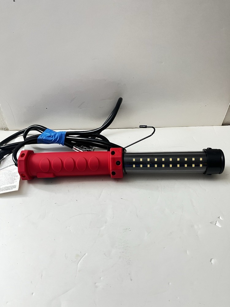 Utilitech 500-Lumen LED Plug-in Portable Work 💡