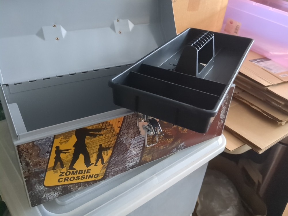 SAINTY #24-059 ZOMBIE METAL TOOL BOX - BRAND NEW