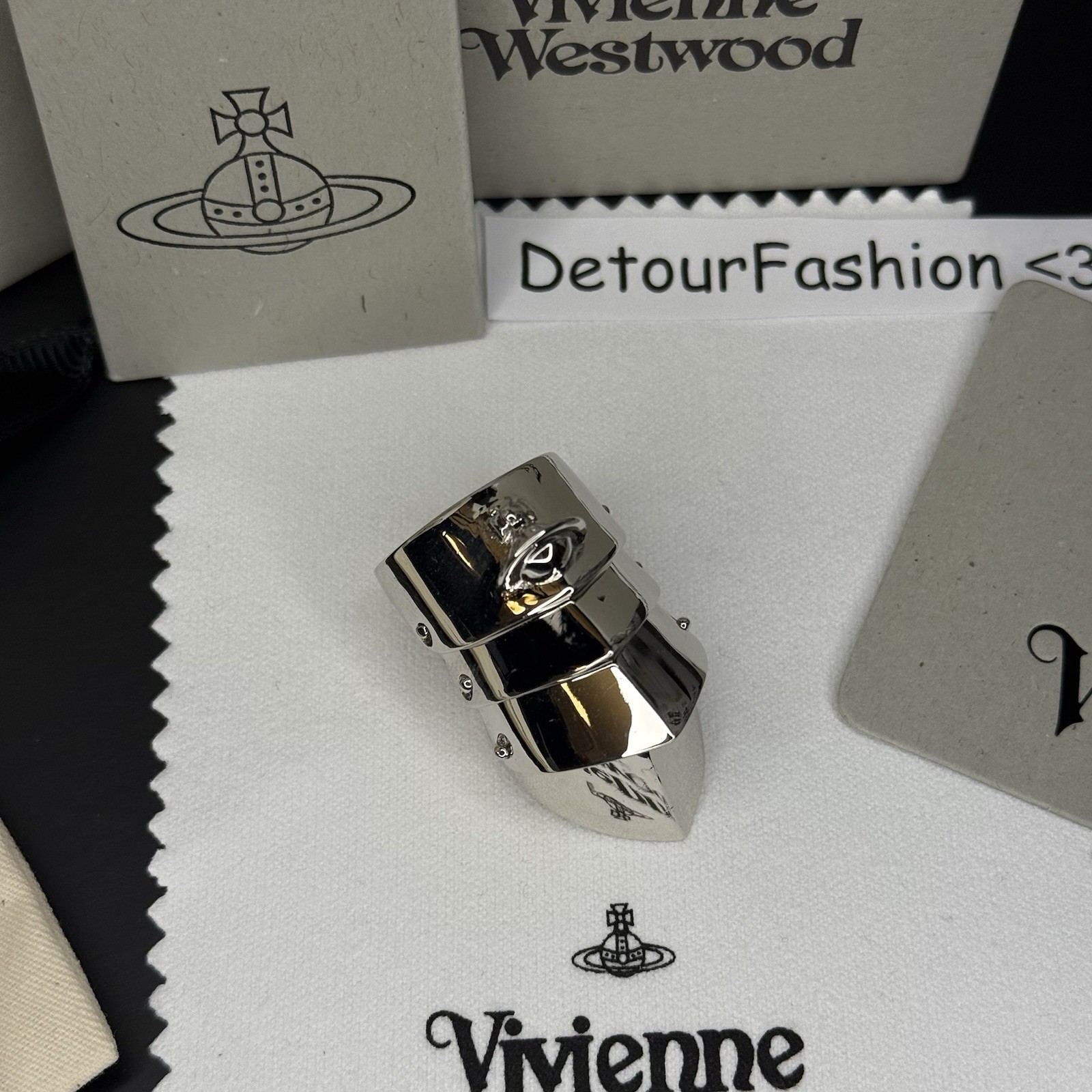 Vivienne Westwood Silver Metal Armor Ring Size 6-8 WITH BOX
