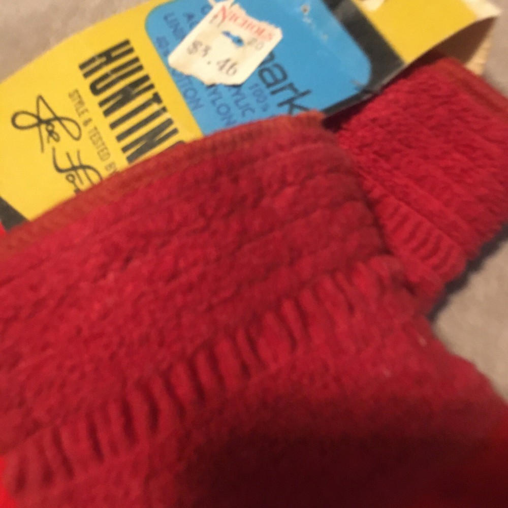 Nichol’s Vintage hunting mittens