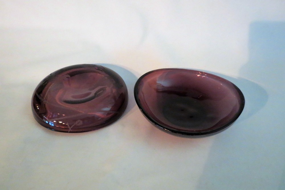 Amethyst Etched Iris Pattern Covered Powder Jar