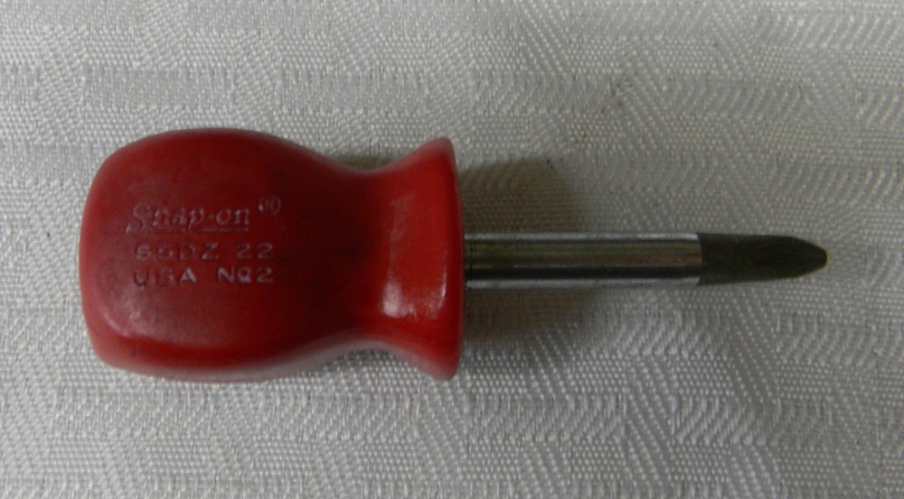 SNAP-ON RED HARD HANDLE PHILLIPS #2 TIP STUBBY SCREWDRIVER #SSDZ22