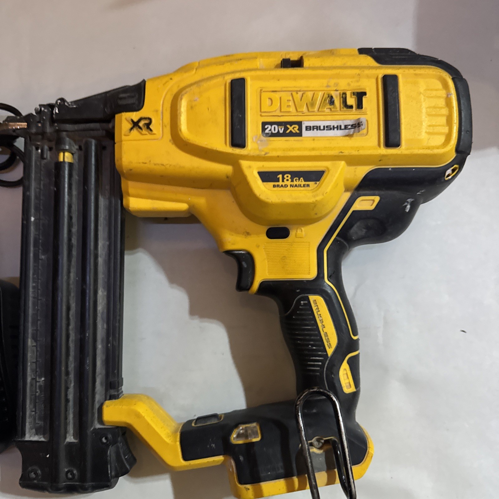 DEWALT DCN681D1 20V MAX XR 18 GA Cordless Narrow Crown Stapler Used