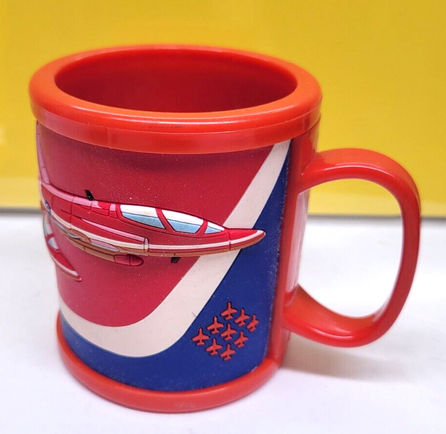 THE RED ARROWS ROYAL AIR FORCE 3D PLASTIC HANDLED CUP
