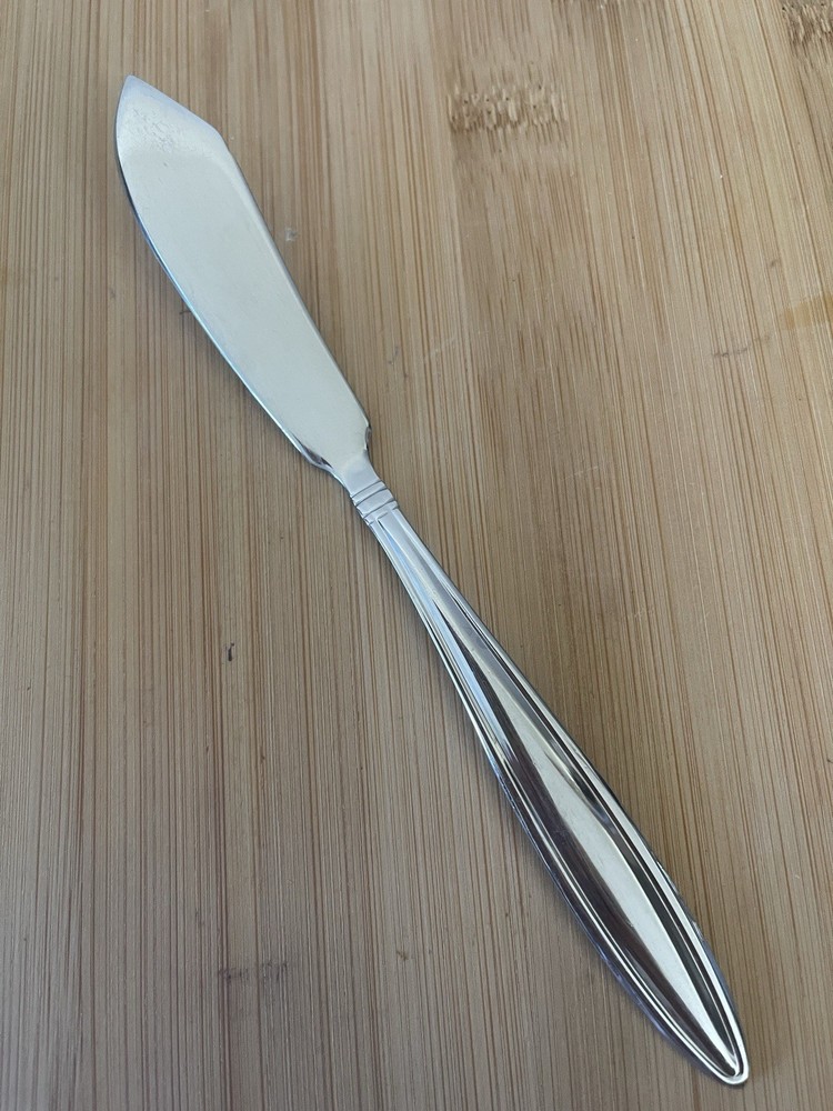 Reed & Barton Select Stainless CELEBRATION Outlined Pointed BUTTER KNIFE 6.75”