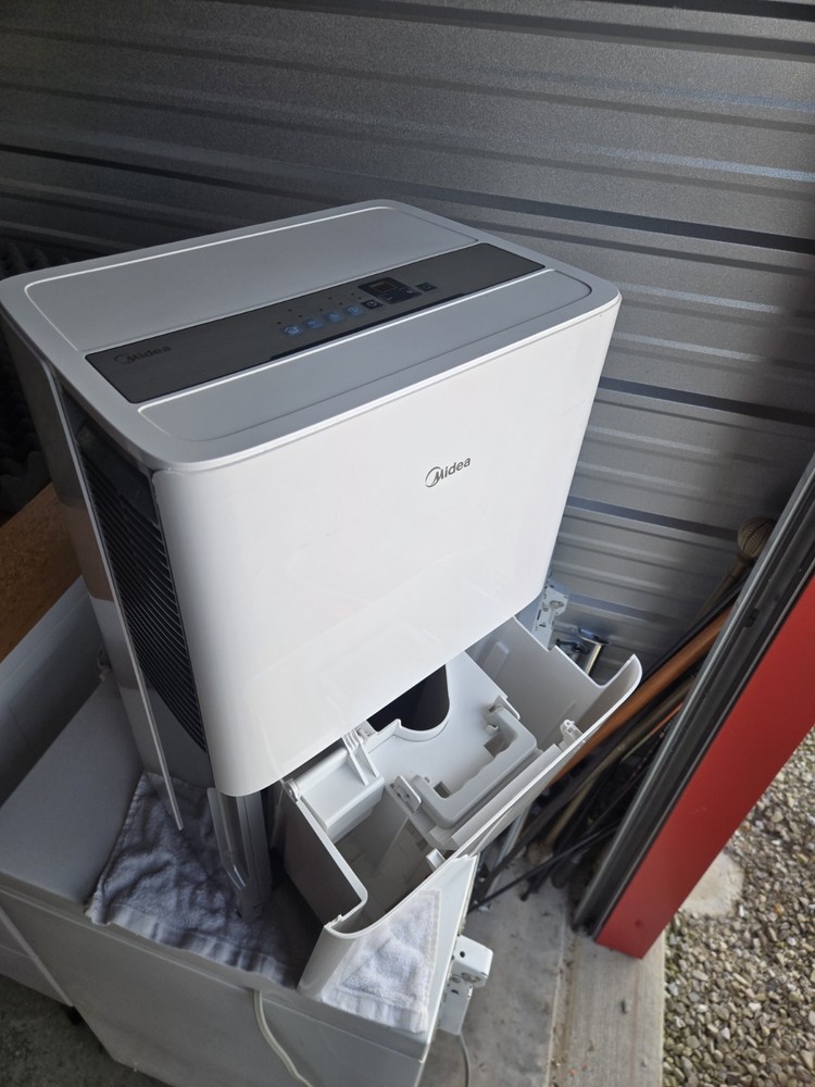 Midea 4,500 Sq. Ft.Dehumidifier (White)