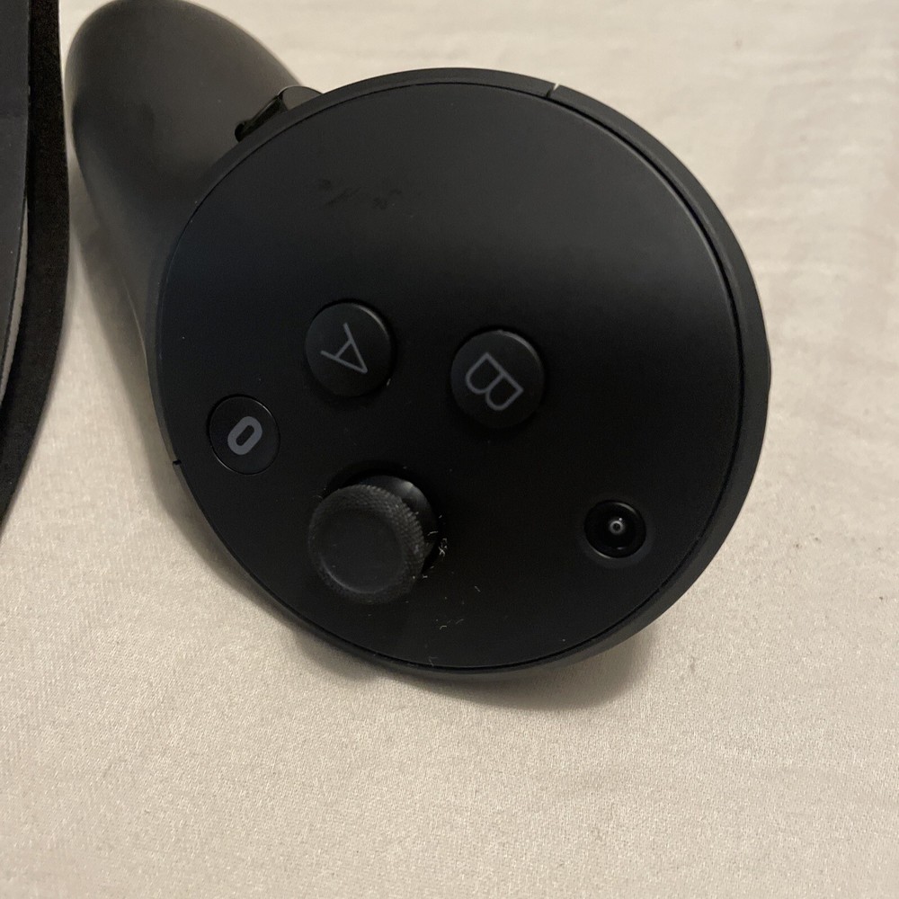 Meta Quest Pro RIGHT Controller Only - VR Headset - Charging Cable - Tested