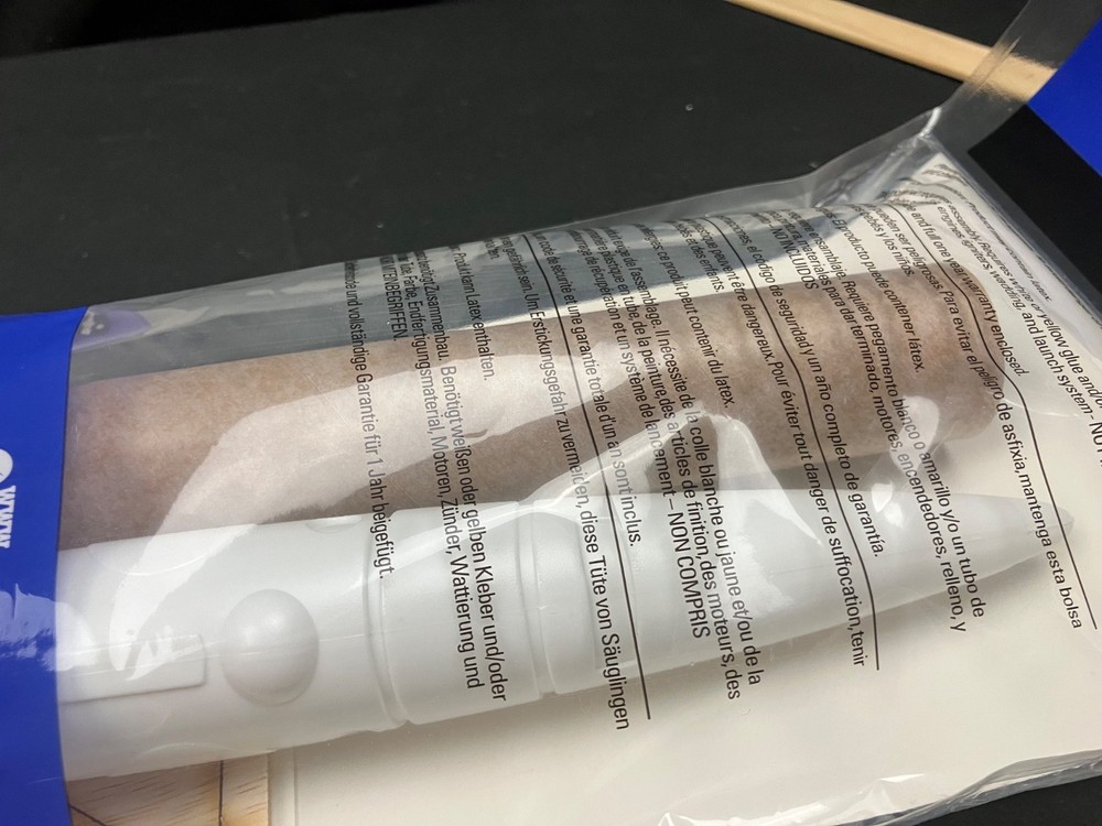 Estes Dark Energy Flying Model Rocket Kit - Sealed