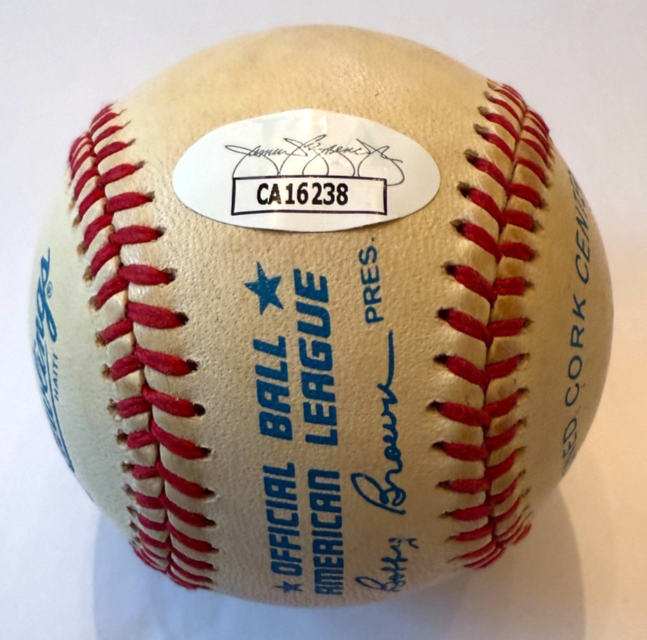 FRANK ROBINSON SIGNED OAL BASEBALL WITH JSA BASIC CERTIFICATION