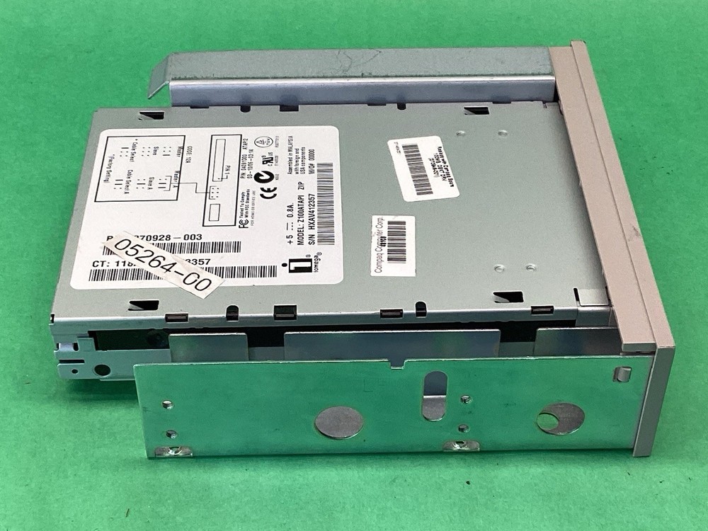 Zip Drive Z100ATAPI IDE Compaq Internal Drive Beige + 5.25” Bay Adapter UNTESTED