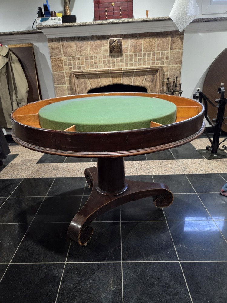 Vintage Poker Table. Al Capone?