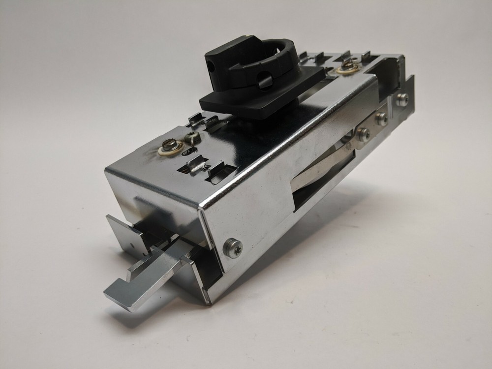 ABB 3HAB9677-1 Rotary Door Interlock for IRC5 Robot Controller w/Operator Handle