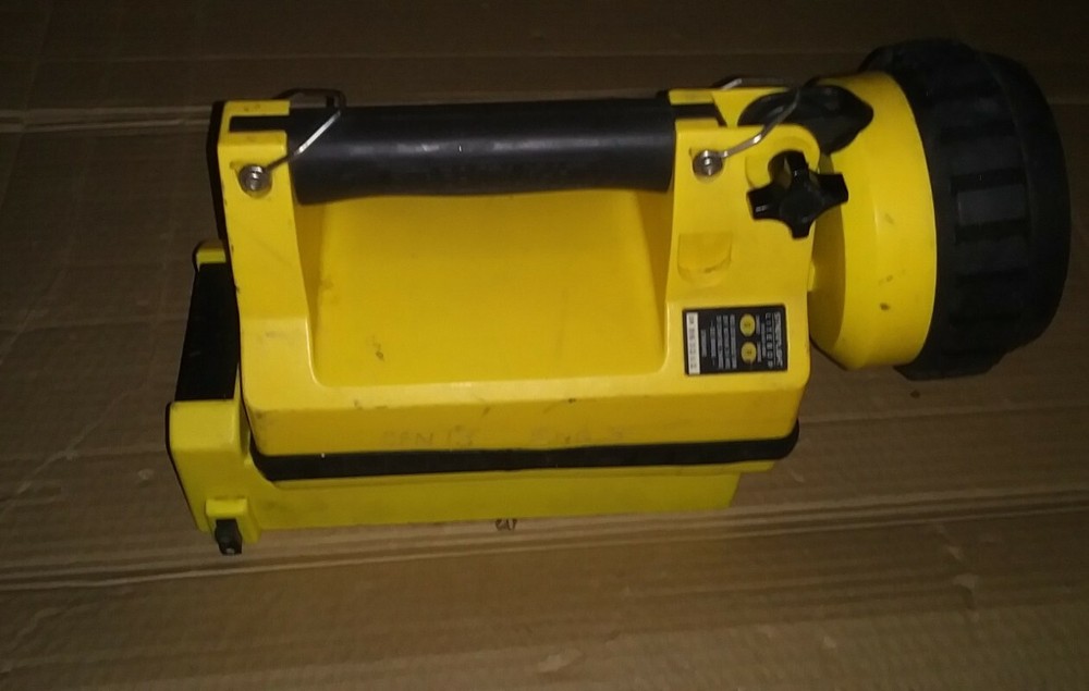 Streamlight Light Box Commercial Grade Portable Light UNTESTED