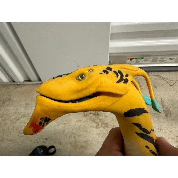 2 Avatar ACE Banshee Puppets Perch Display YELLOW Orange Interactive Figured