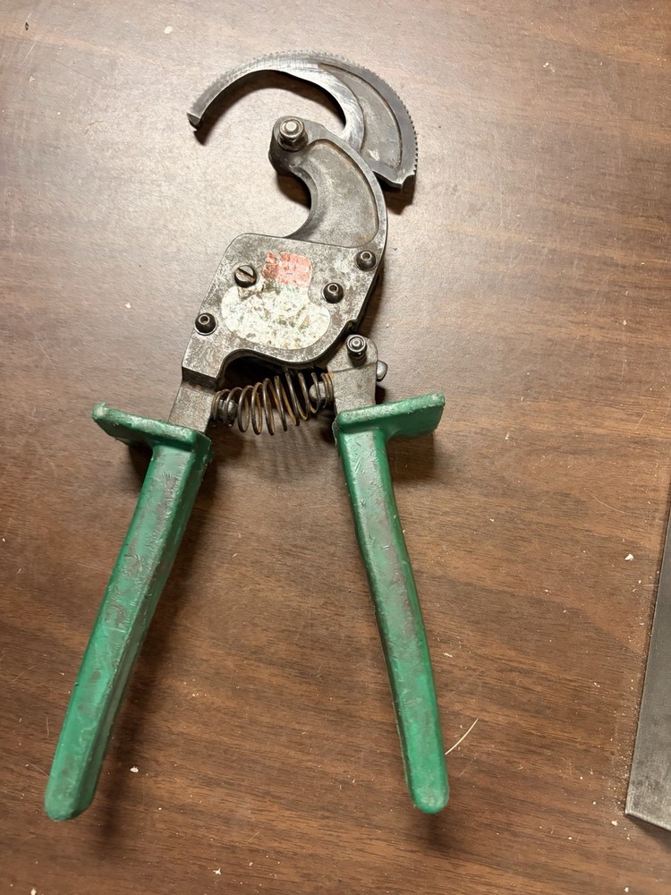 Greenlee 759 Compact Ratchet Cable Cutter (45277)
