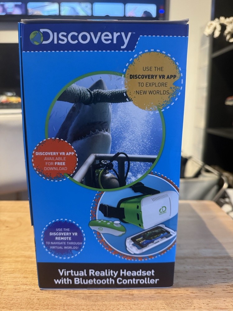 Discovery Virtual Reality Headset with Bluetooth controller Brand New / In B