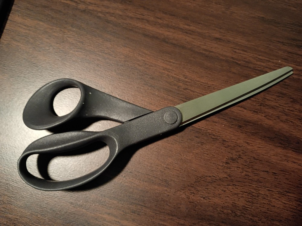 Fiskars stainless 3 1/2" blades scissors