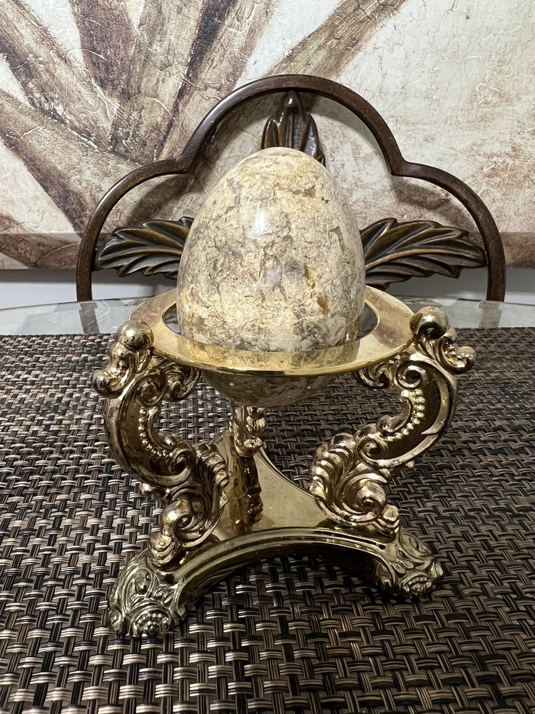 Godinger Stand With A Marble Egg