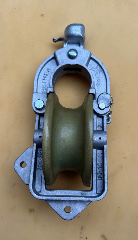 5 BRAND NEW 7 inch lined stringing blocks