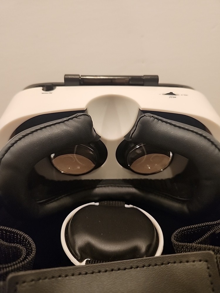 iLIVE Virtual Reality (VR) Glasses