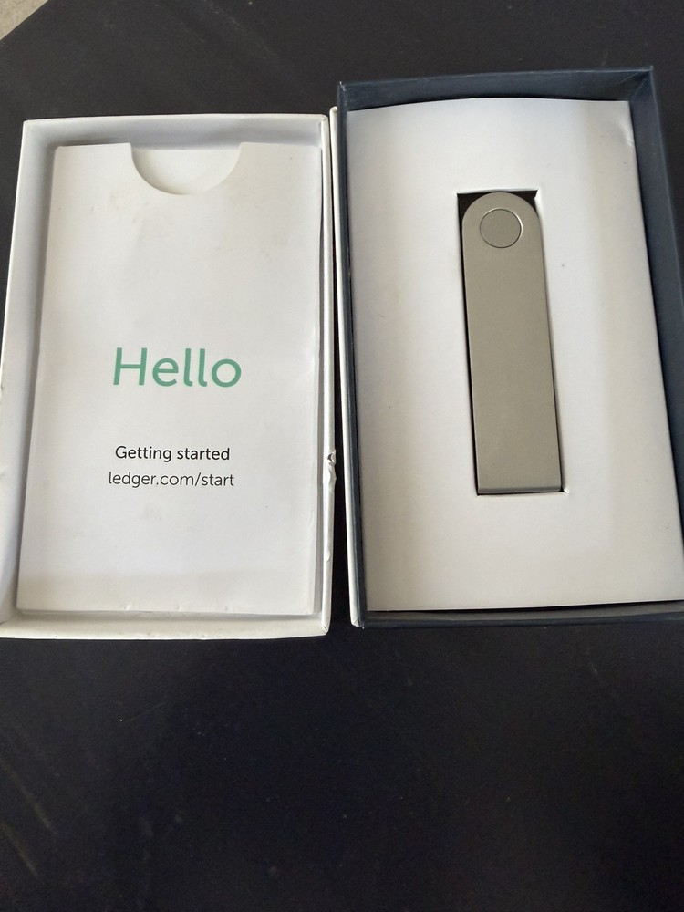 Ledger - Nano X Crypto Hardware Wallet - Bluetooth -