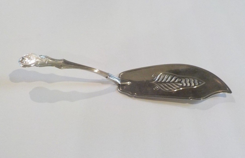 George III Solid Sterling Silver Pierced Fish Slice / Server, c. 1808