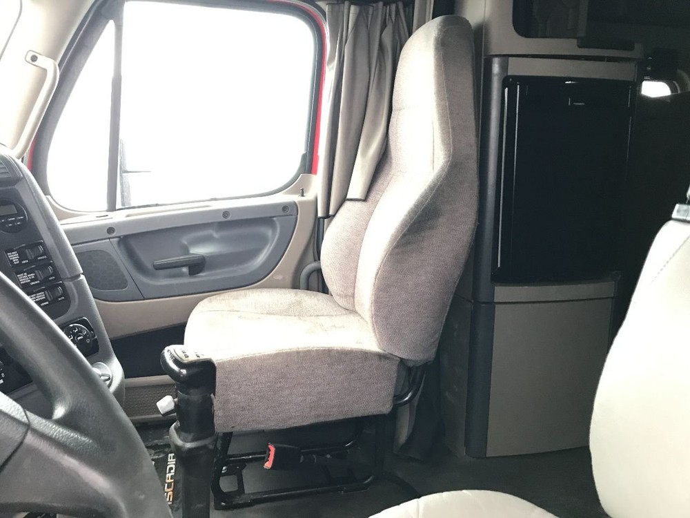 Freightliner CASCADIA Right/Passenger Seat - Used