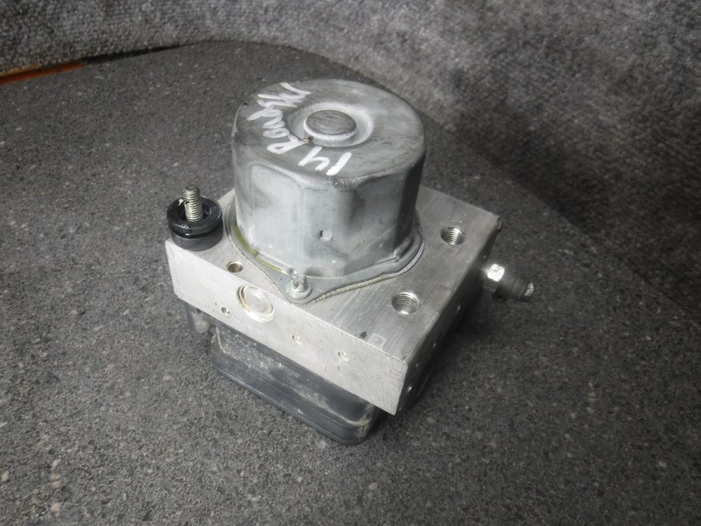 14 Can-Am Spyder Roadster ABS Module Pump 79F