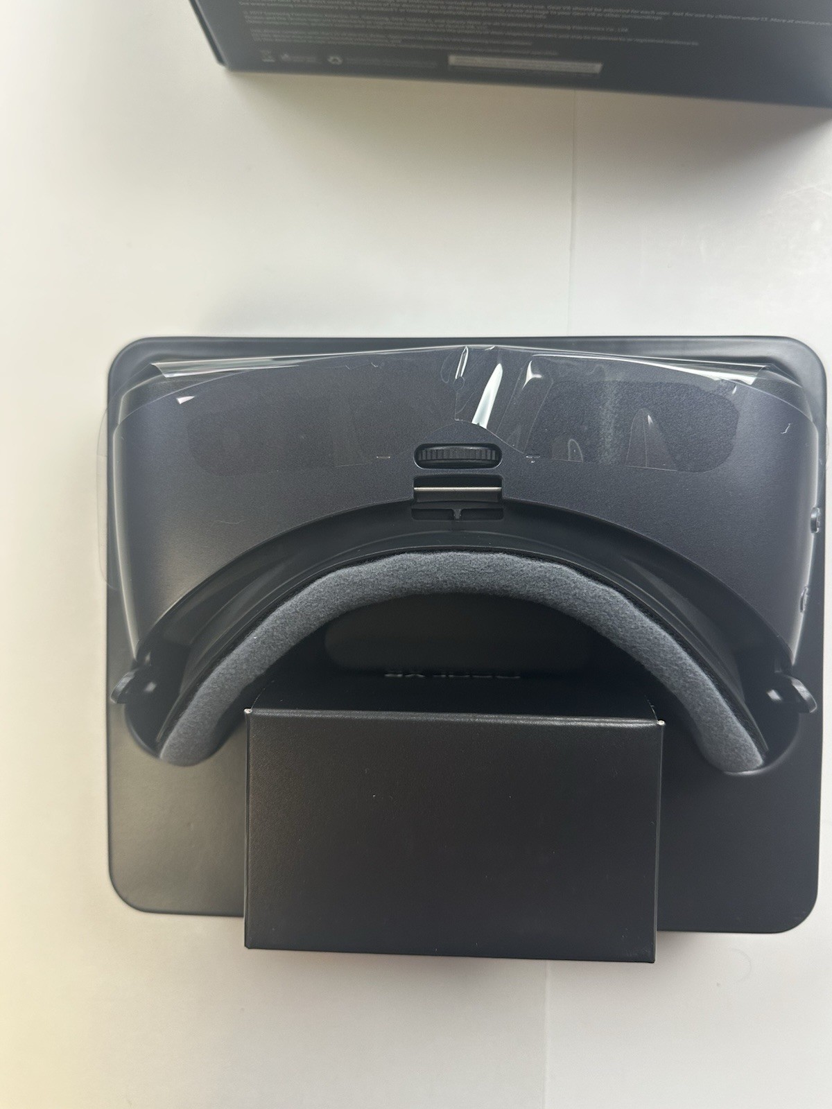 Samsung SM-R324 Gear VR W/Controller Powered by Oculus NEW/OPEN BOX