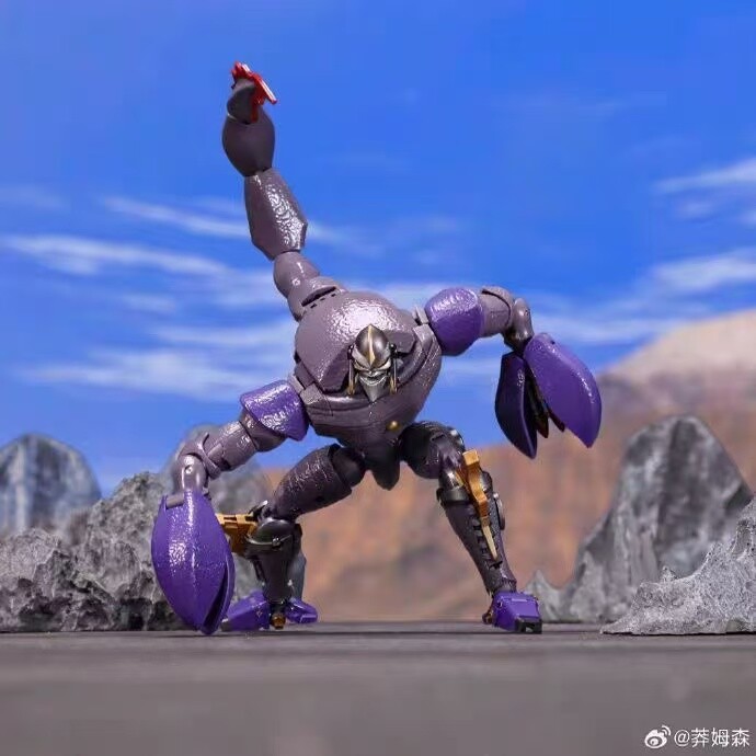 New Robot Toys RT-D01 BW Scorponok Action Figure Transformable Toy！Pre-order