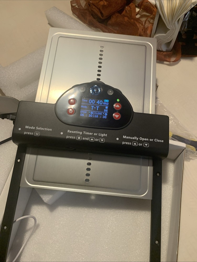 Solar Powered Automatic Chicken Coop Door with Timer/PIR Sensor Modes