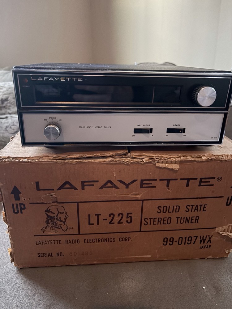 Lafayette LT-225 Solid State Stereo Tuner