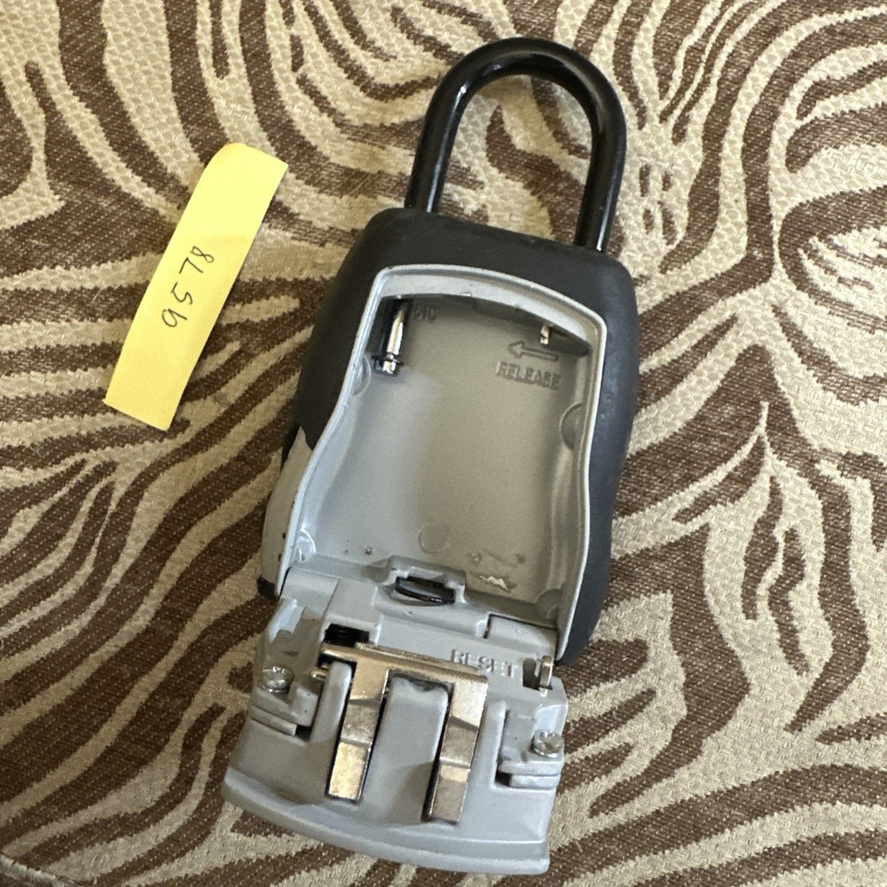 Master Lock Combination Box Portable Security Safe 4-Digit Key Storage Lock Box